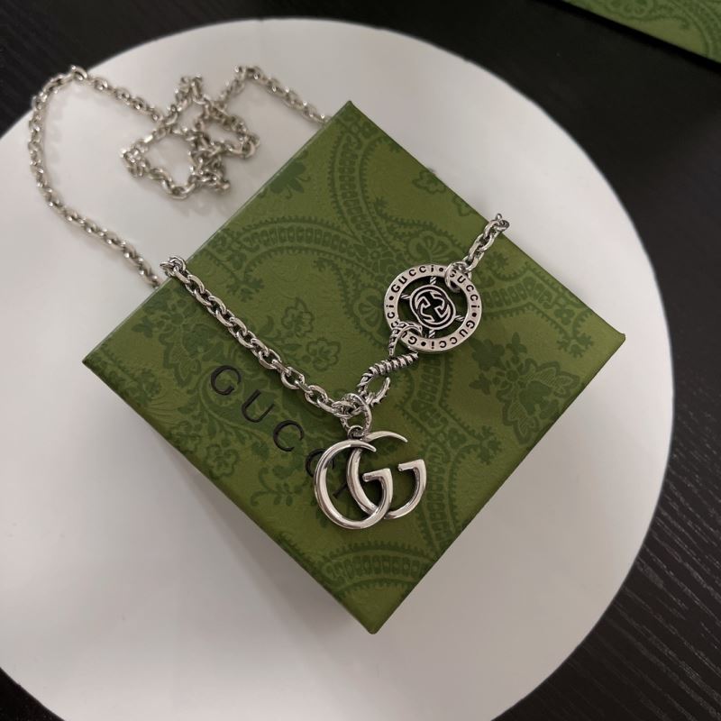 G*u*i necklaces
